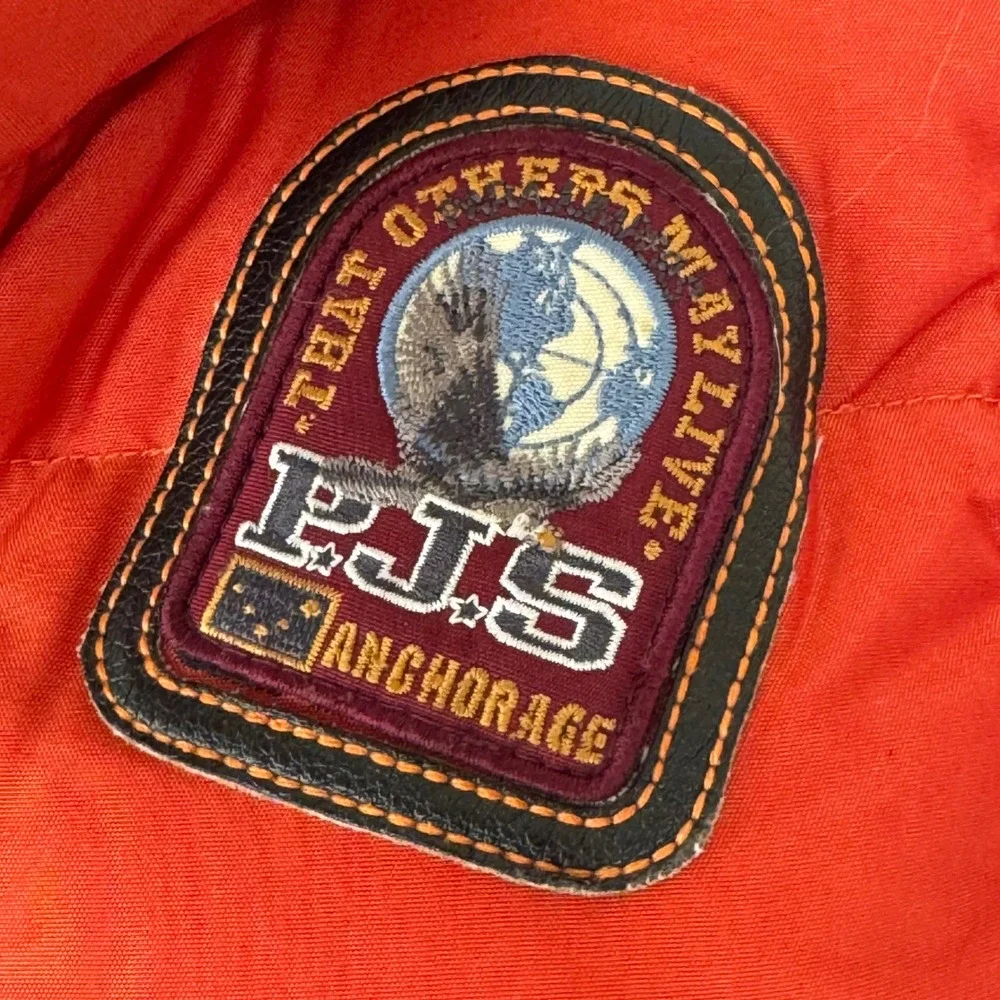 Parajumpers good please